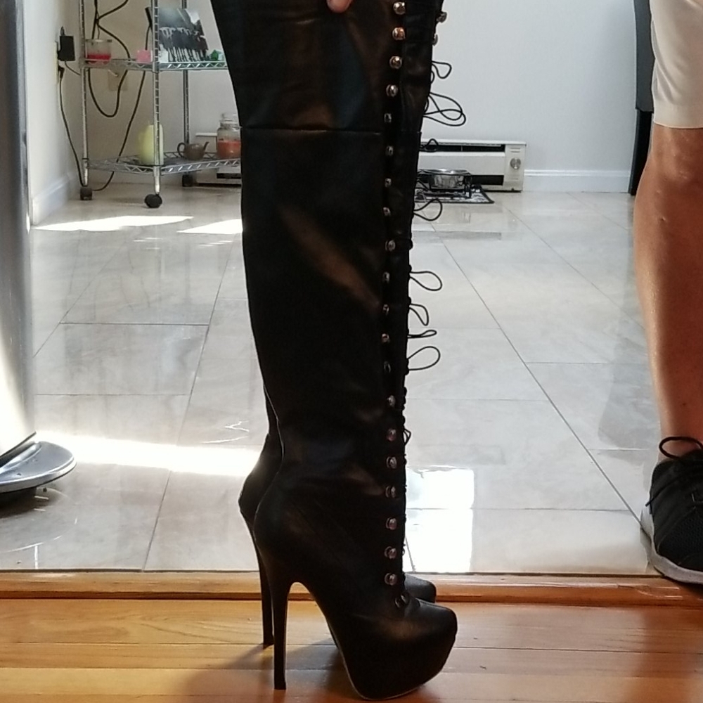 Heels - Picture 2 of 5